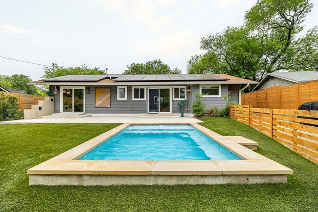 5303 Beechmoor Dr in Austin, TX - Building Photo - Building Photo