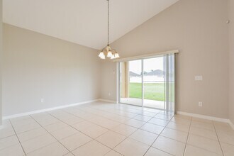 113 Key Haven Dr in Sanford, FL - Foto de edificio - Building Photo