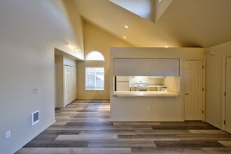 1442 NE Covington Ln in Bend, OR - Building Photo - Building Photo