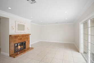 3805 Los Olivos Ln in Glendale, CA - Building Photo - Building Photo