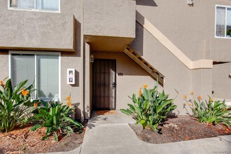 930 Via Mil Cumbres in Solana Beach, CA - Building Photo - Building Photo
