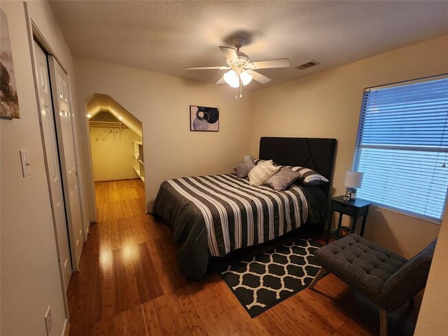 16928 Valiant Oak St in Conroe, TX - Foto de edificio - Building Photo