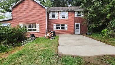 2555 Cole Rd in Wexford, PA - Building Photo - Building Photo