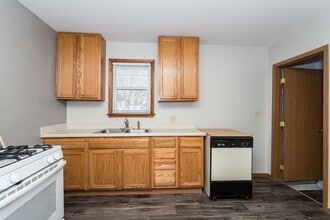 1315 Douglas Ave in Ames, IA - Building Photo - Building Photo