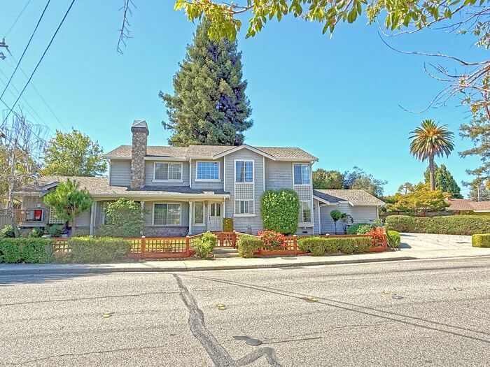 11257 Bubb Rd in Cupertino, CA - Building Photo