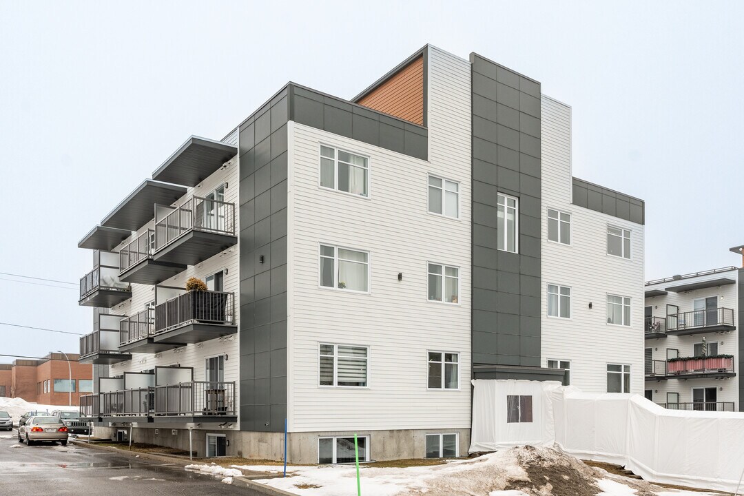 885 Hypolite-Bernier St in Lévis, QC - Building Photo