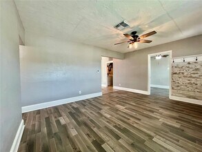 801 40th Ave NE in St. Petersburg, FL - Building Photo - Building Photo