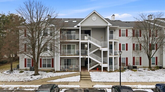 property at 12 Kingston Run