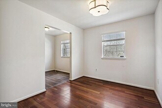 15060 Cherrydale Dr in Woodbridge, VA - Building Photo - Building Photo
