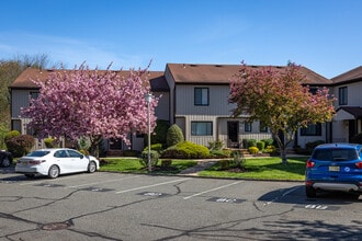 Hearthwood Village in Florham Park, NJ - Building Photo - Building Photo