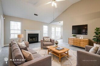 1045 Meadow Glen Cir in Fairburn, GA - Building Photo - Building Photo