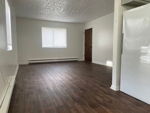 540 Cherry Hill Drive, Unit Apt B in Miamisburg, OH - Foto de edificio - Building Photo