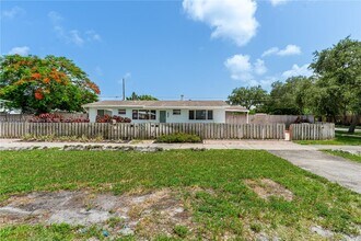 800 NE 24th St in Pompano Beach, FL - Building Photo - Building Photo