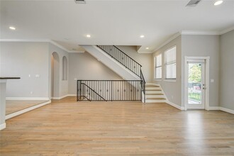 5510 Blossom St in Houston, TX - Building Photo - Building Photo