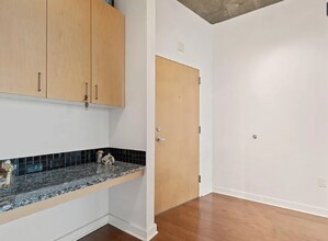 923 Peachtree St NE, Unit Luxury Midtown Studio in Atlanta, GA - Building Photo - Building Photo