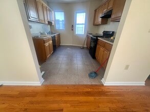 895 S 18th St, Unit 2nd floor in Newark, NJ - Building Photo - Building Photo