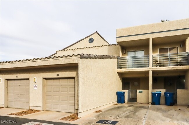 6250 W Flamingo Rd in Las Vegas, NV - Foto de edificio - Building Photo