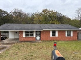 177 Fagan Blvd in West Point, MS - Building Photo