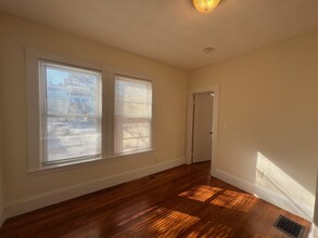 235D Highland Ave, Unit 1 in Somerville, MA - Building Photo - Building Photo