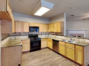 18491 Sunrise Pines Dr in Montgomery, TX - Building Photo - Building Photo