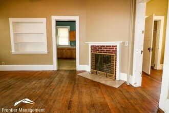 901 Leavenworth St in Manhattan, KS - Foto de edificio - Building Photo