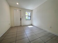 8902 NW 103rd Path in Doral, FL - Building Photo - Building Photo