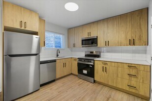 7357 N Winchester Ave in Chicago, IL - Building Photo