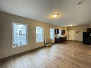 463 Beech St in Manchester, NH - Building Photo - Building Photo