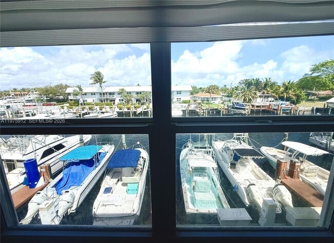 2533 NE 15th St in Pompano Beach, FL - Building Photo - Building Photo