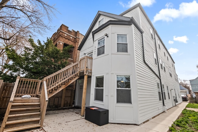 3087 N Elbridge Ave in Chicago, IL - Building Photo - Building Photo
