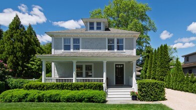 61 Jennings Ave in Southampton, NY - Building Photo - Building Photo