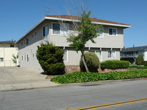 682 Grand Coulee Ave in Sunnyvale, CA - Building Photo - Building Photo