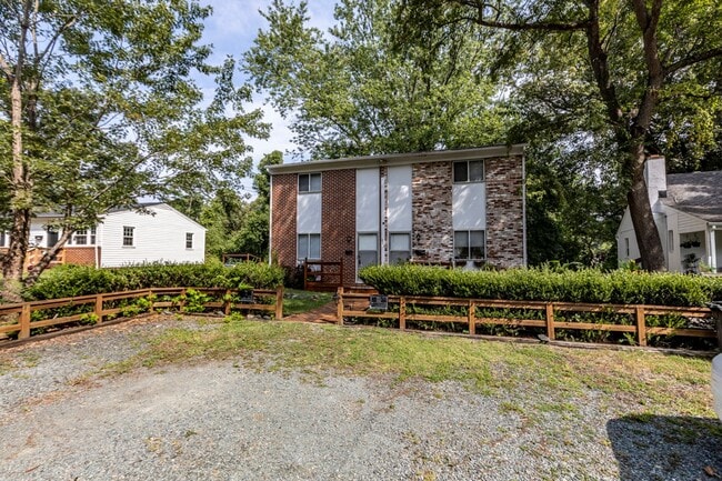 223 Stribling Ave in Charlottesville, VA - Building Photo - Building Photo