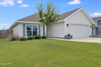 230 Bayou Bend Ln in Callaway, FL - Building Photo - Building Photo
