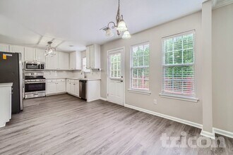 5799 Village Loop in Fairburn, GA - Foto de edificio - Building Photo