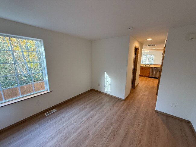 1827 147th Pl SW in Lynnwood, WA - Foto de edificio - Building Photo