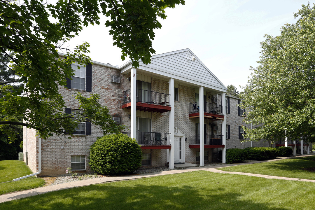 River View Apartments in Rossford, OH - Foto de edificio