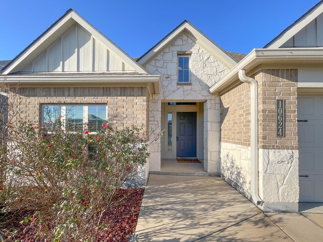 10624 Langham Dr in Waco, TX - Foto de edificio - Building Photo