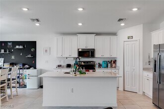 3856 Treasure Oak Wy in Ft. Myers, FL - Building Photo - Building Photo