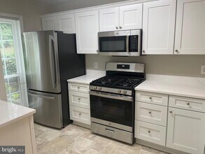 7731 Willow Point Dr in Falls Church, VA - Building Photo - Building Photo