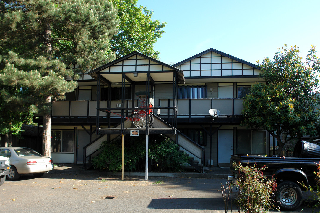 851 W 5th Ave in Eugene, OR - Building Photo