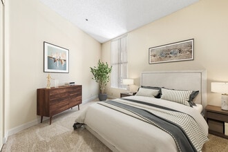 Diplomat Apartments in San Diego, CA - Building Photo - Building Photo