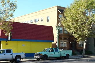 359 Grand Ave in Oakland, CA - Building Photo - Building Photo