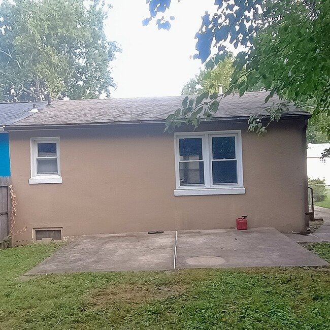 property at 405 Denver Ct
