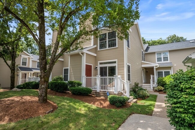 property at 102 Bradford Commons Ln