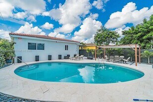 1731 NE 172nd St in North Miami Beach, FL - Building Photo