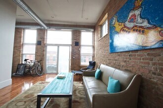 1541 N Milwaukee Ave in Chicago, IL - Building Photo - Building Photo