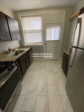 5042 N Wolcott Ave, Unit 3B in Chicago, IL - Foto de edificio - Building Photo