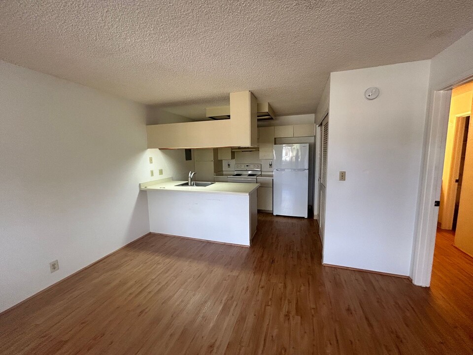 94-1063-1063 Kaukahi Pl in Waipahu, HI - Building Photo