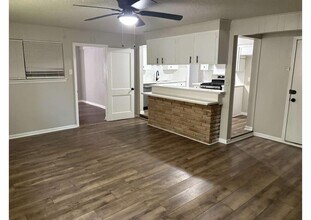 4825 Brinkley St in Houston, TX - Building Photo - Building Photo